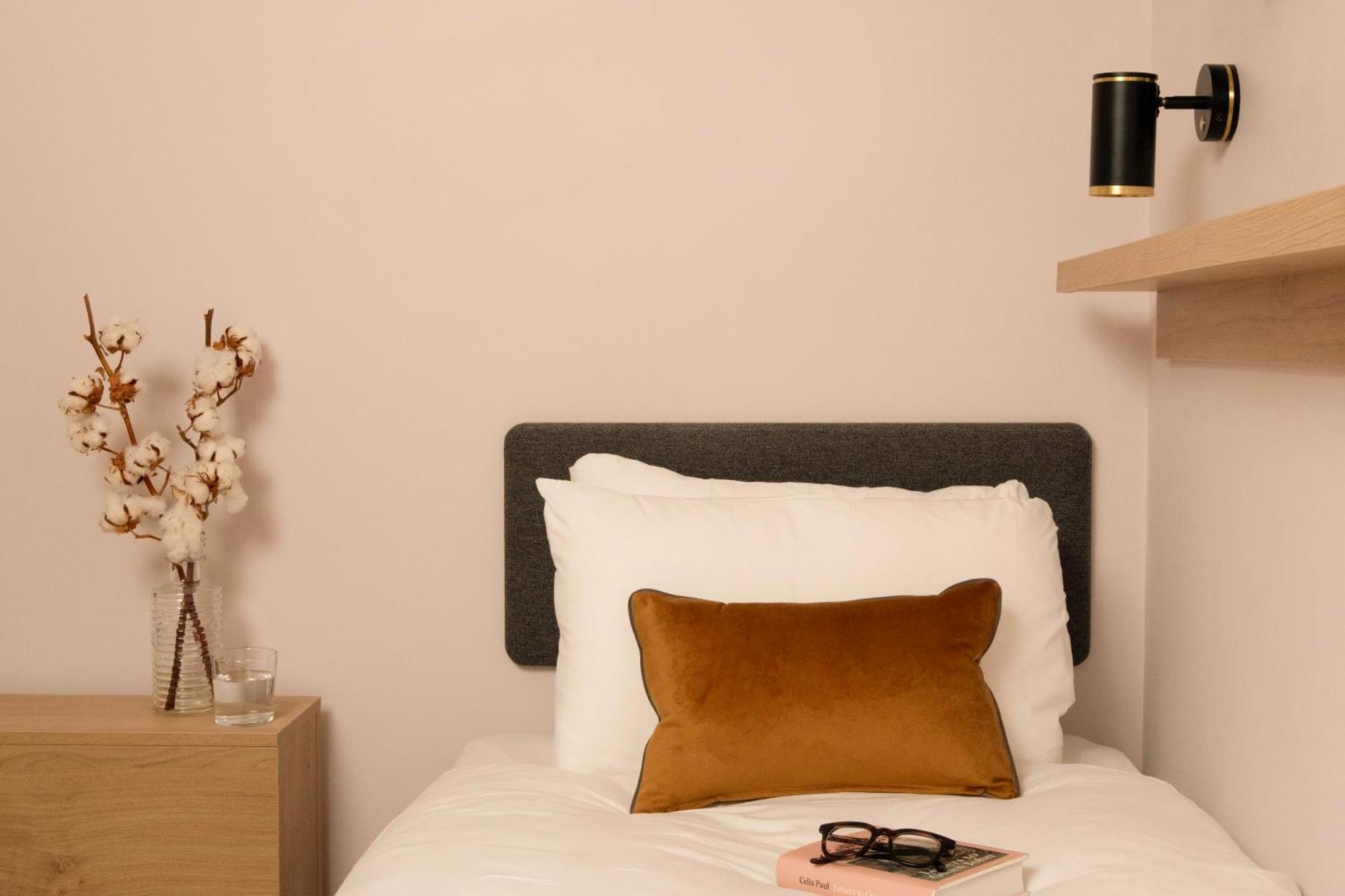 Bob W London Holland Park Aparthotel Bagian luar foto